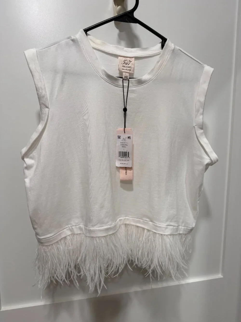 Cinq à Sept Feather-Trimmed Stretch-Cotton Crop T-Shirt - Picture 1 of 10